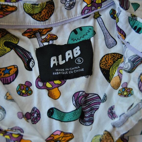 Trippy Mushroom ALAB Full Button Up Shirt Small - Picture 6 of 6